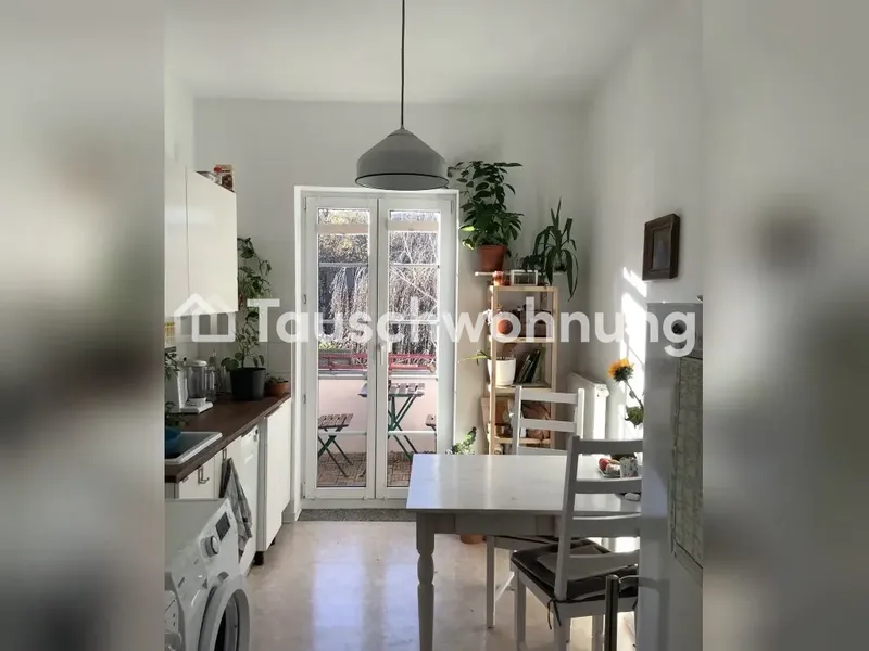 Tauschwohnung: Landeseigene: biete 2 Raum+Balkon suche Ähnliches — photo 1